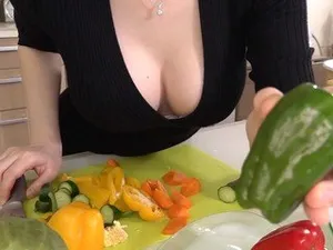 Chị kế nứng lồn và cậu em trai số hưởng