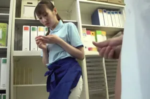 Bố già chuốc thuốc kích dục người tình của con trai khi thấy em ấy quá ngon